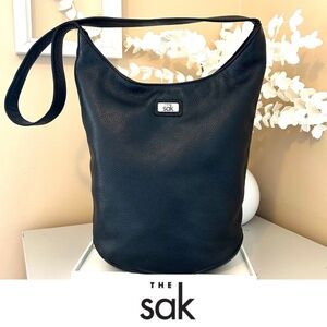 The SAK Black Pebble Leather Hobo Shoulder Bag Pristine Condition